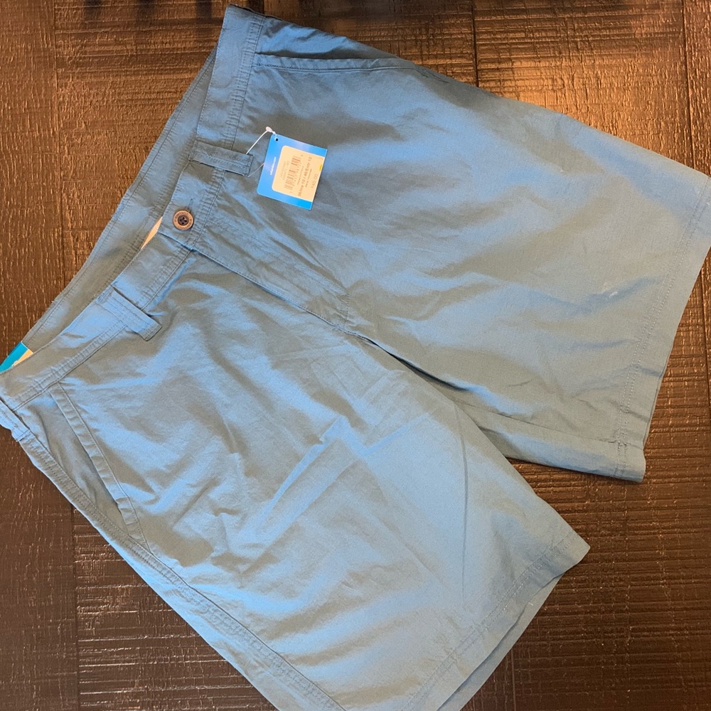 NWT Columbia Men’s Shorts - Blue 36” W x 10” L